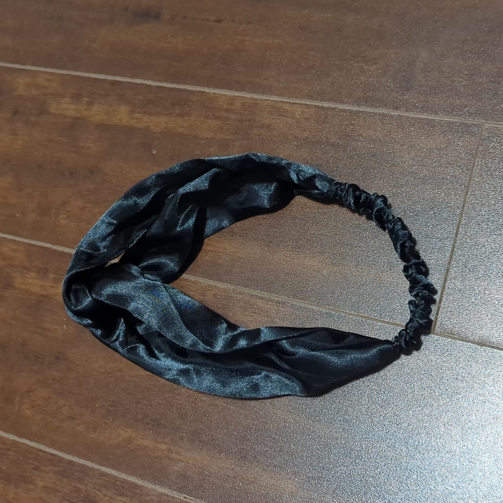2/30$ 🔮 Handmade Scrunchie bundle - Picture 5 of 5